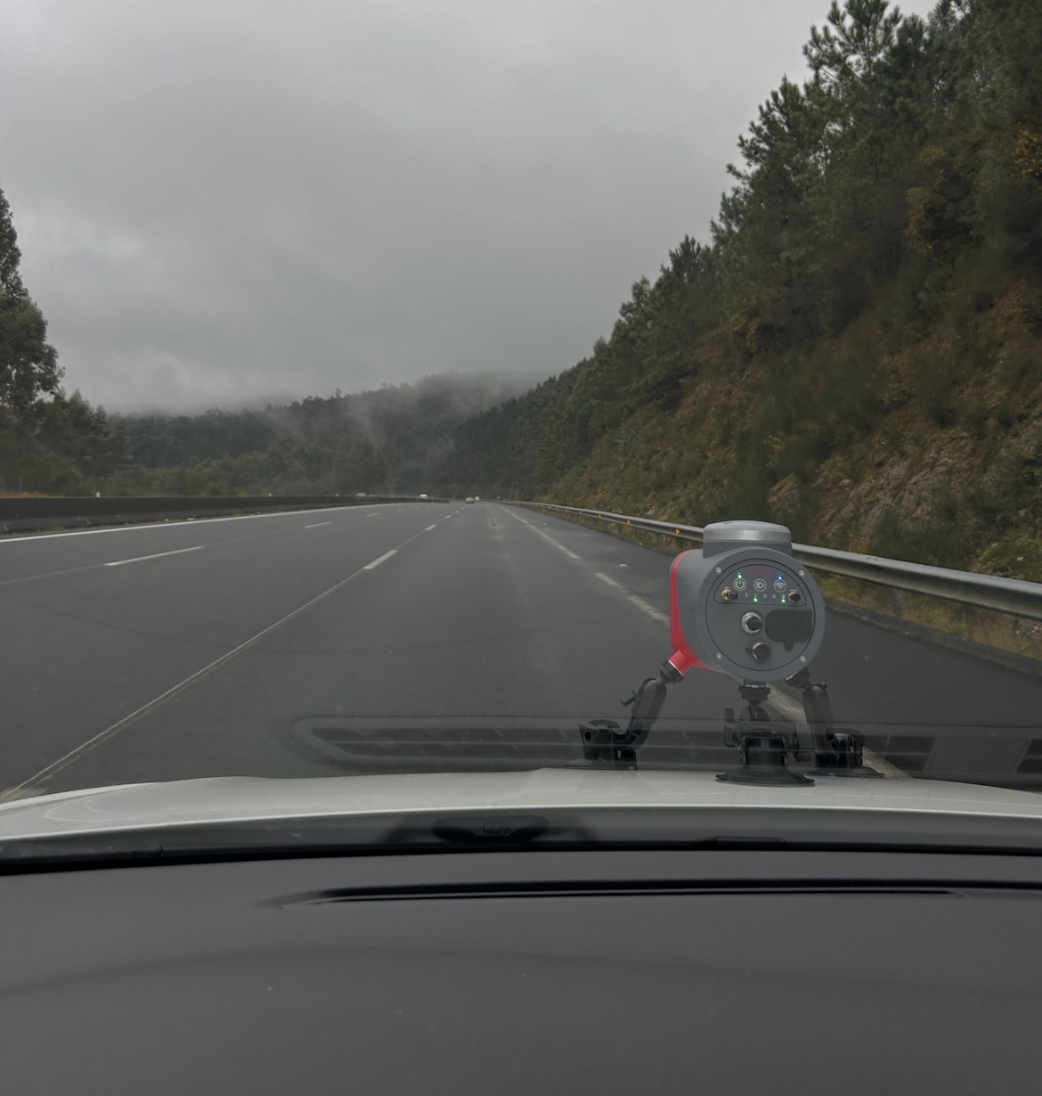Cámara Imajbox 3TX+ sobre vehículo en carretera